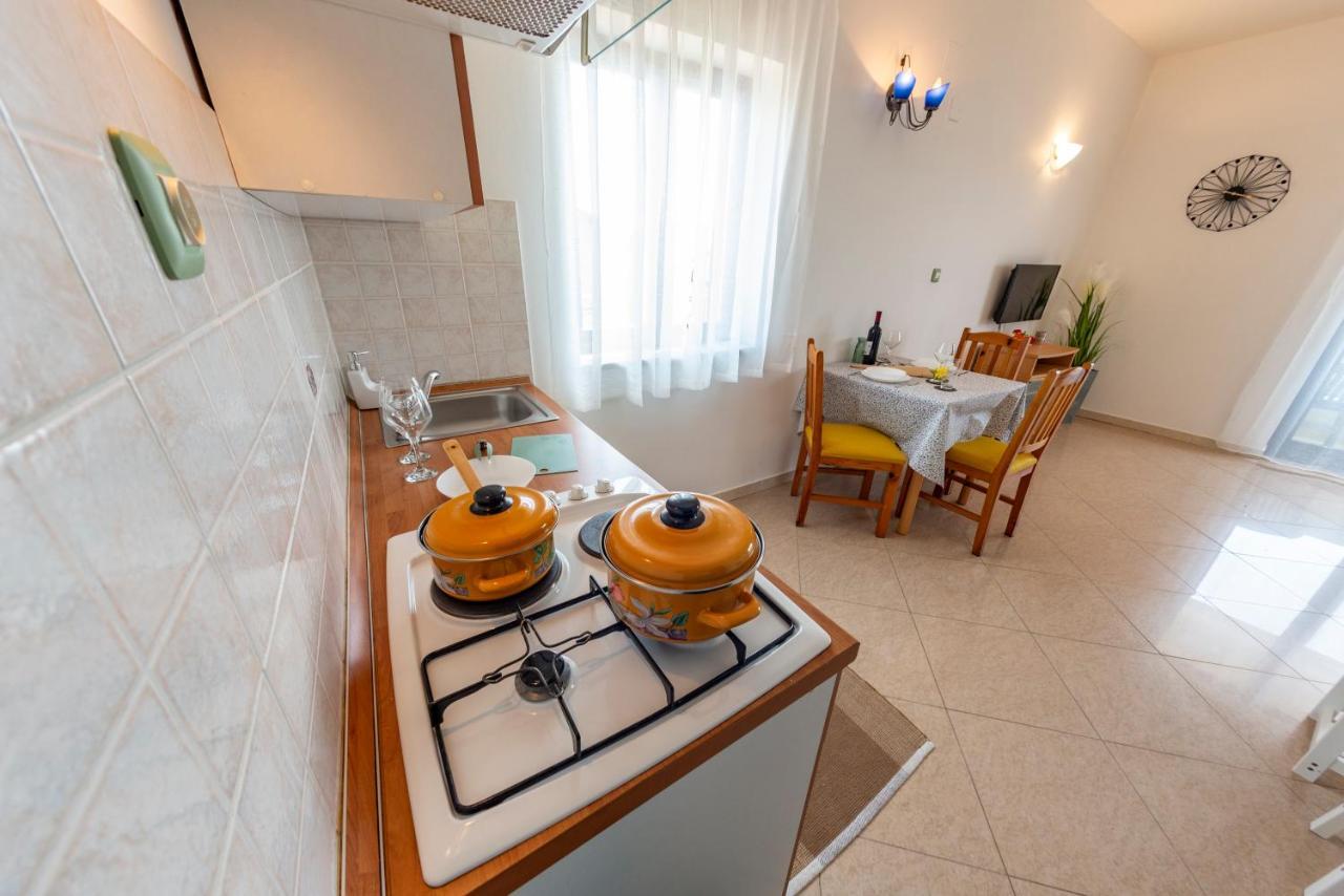 Apartments Krivičić green Pomer Buitenkant foto
